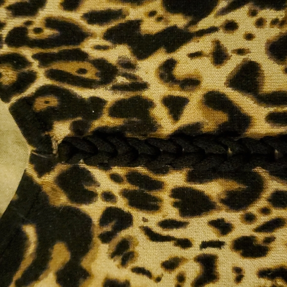 Animal Print sweater M 😍 - Picture 4 of 6